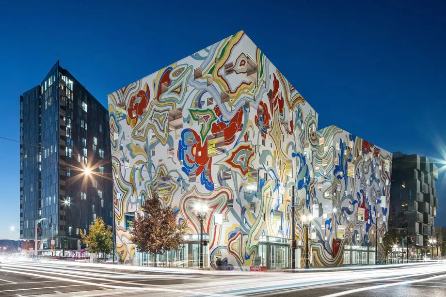 A colorful Building that Utilizes Stud Rails